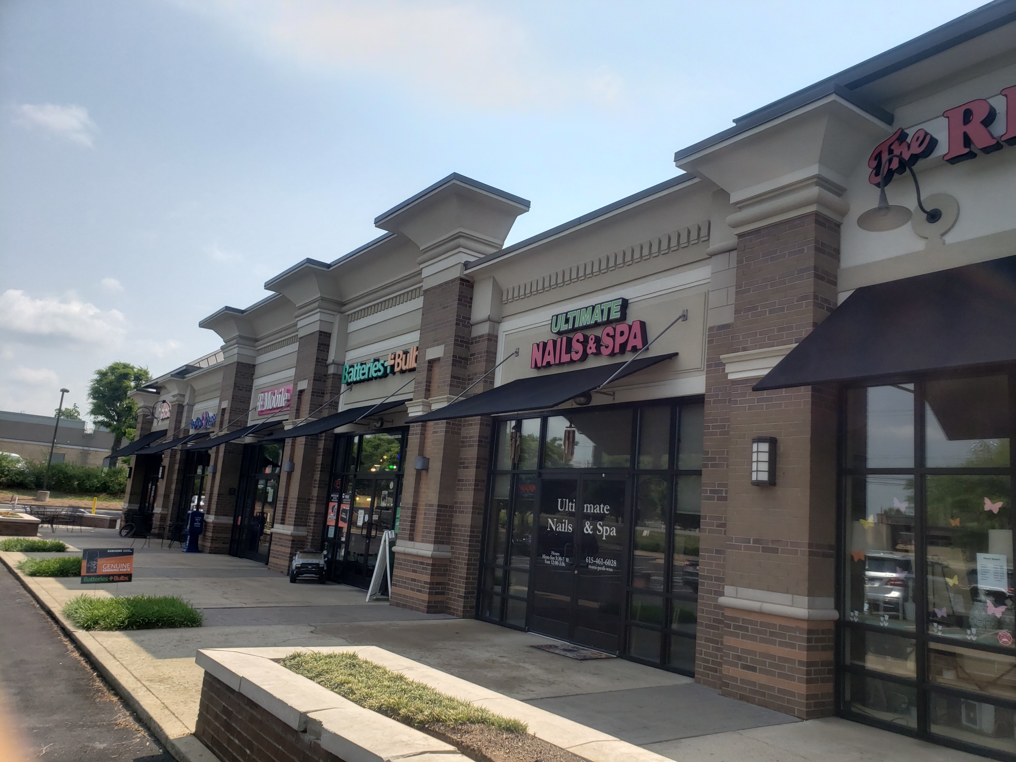  All Seasons Power Washing Revitalizes Gallatin Retail Storefront With A Full Service Exterior Cleaning