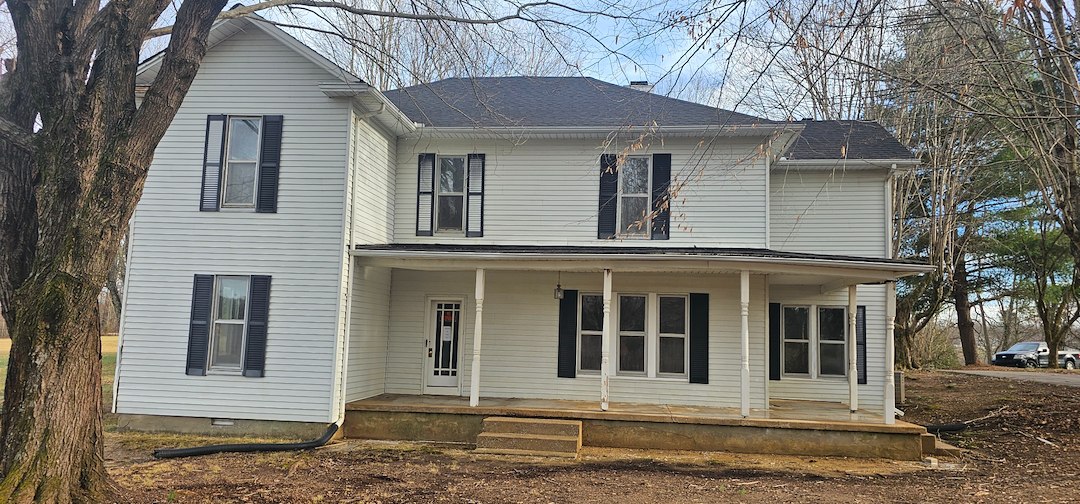 Top Quality   Full Service Exterior Cleaning in Red Boiling Springs Tn : Soft Wash Roof Wash Gutter Cleaning and Power Washing